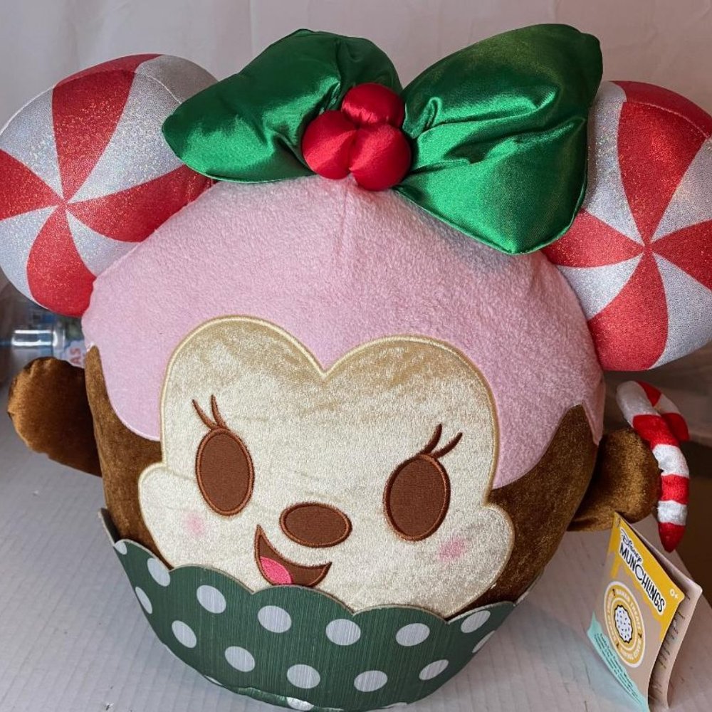 NEW DisneyParks MINNIE Mouse MUNCHLINGS Candy Cane Crush Cupcake 15" CHRISTMAS